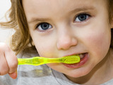Kdy začít u dítěte s čistěním zubů?