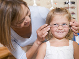 Brýle pro děti. Jak na ně pojišťovna přispívá?