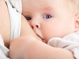 Máte problémy s kojením? Pomoci může laktační poradkyně