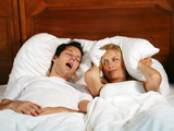 Syndrom spánkové apnoe je třeba odlišit od pouhého chrápání