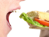 Potravinové alergie: Jak bezpečně zvládnout stravování ve škole nebo školce?