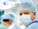 Budoucnost chirurgie je v miniinvazivních přístupech a robotické chirurgii          