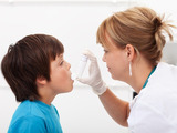 Smog, chlor i tabákový kouř: to vše může u dětí vyvolat astma