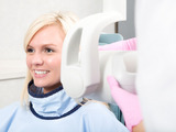 Preventivní prohlídka u zubaře není jen o chrupu. Může včas odhalit nádor