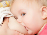 Překážkou v kojení je hlavně stres a strach