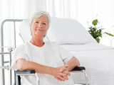 Každá druhá žena ve vyšším věku trpí osteoporózou